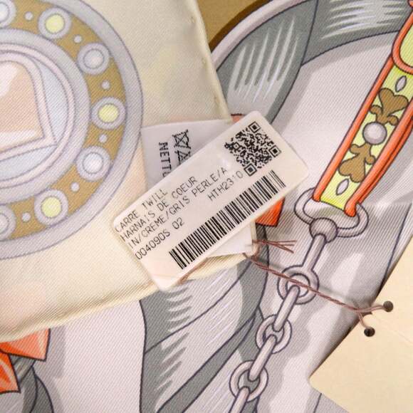 HERMES Silk Scarf - Picture 3 of 4